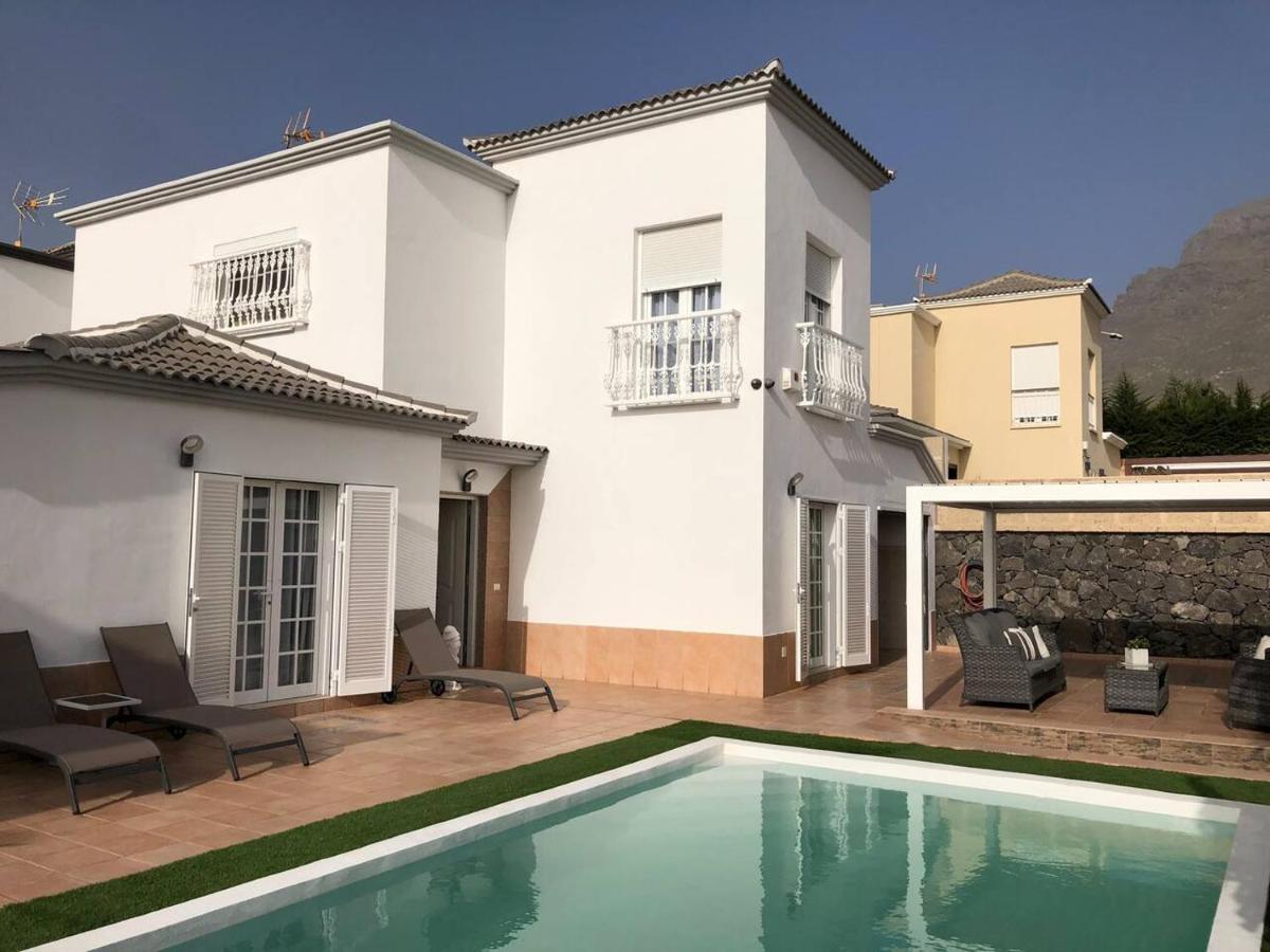 Villa Vanesa Luxury Private Villa With A Heated Pool, 4 Bedrooms And 4 Bathrooms Адехе Екстериор снимка