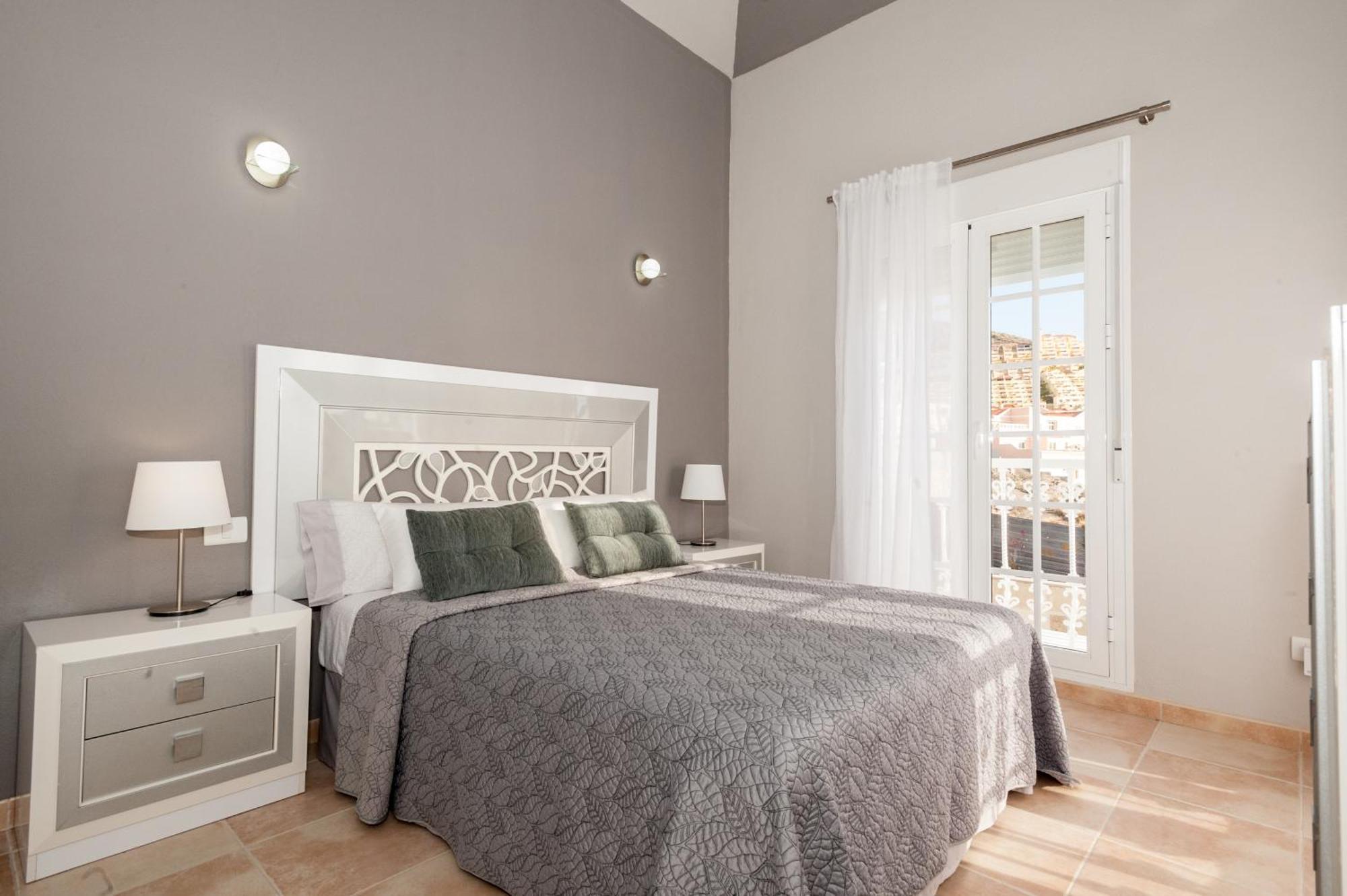 Villa Vanesa Luxury Private Villa With A Heated Pool, 4 Bedrooms And 4 Bathrooms Адехе Екстериор снимка
