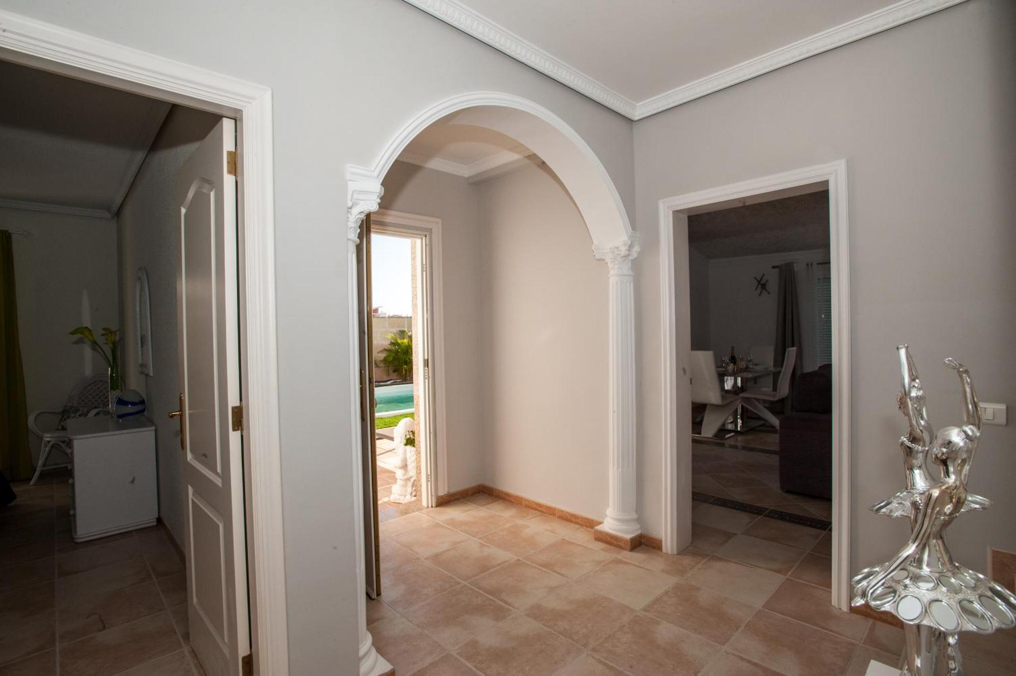 Villa Vanesa Luxury Private Villa With A Heated Pool, 4 Bedrooms And 4 Bathrooms Адехе Екстериор снимка