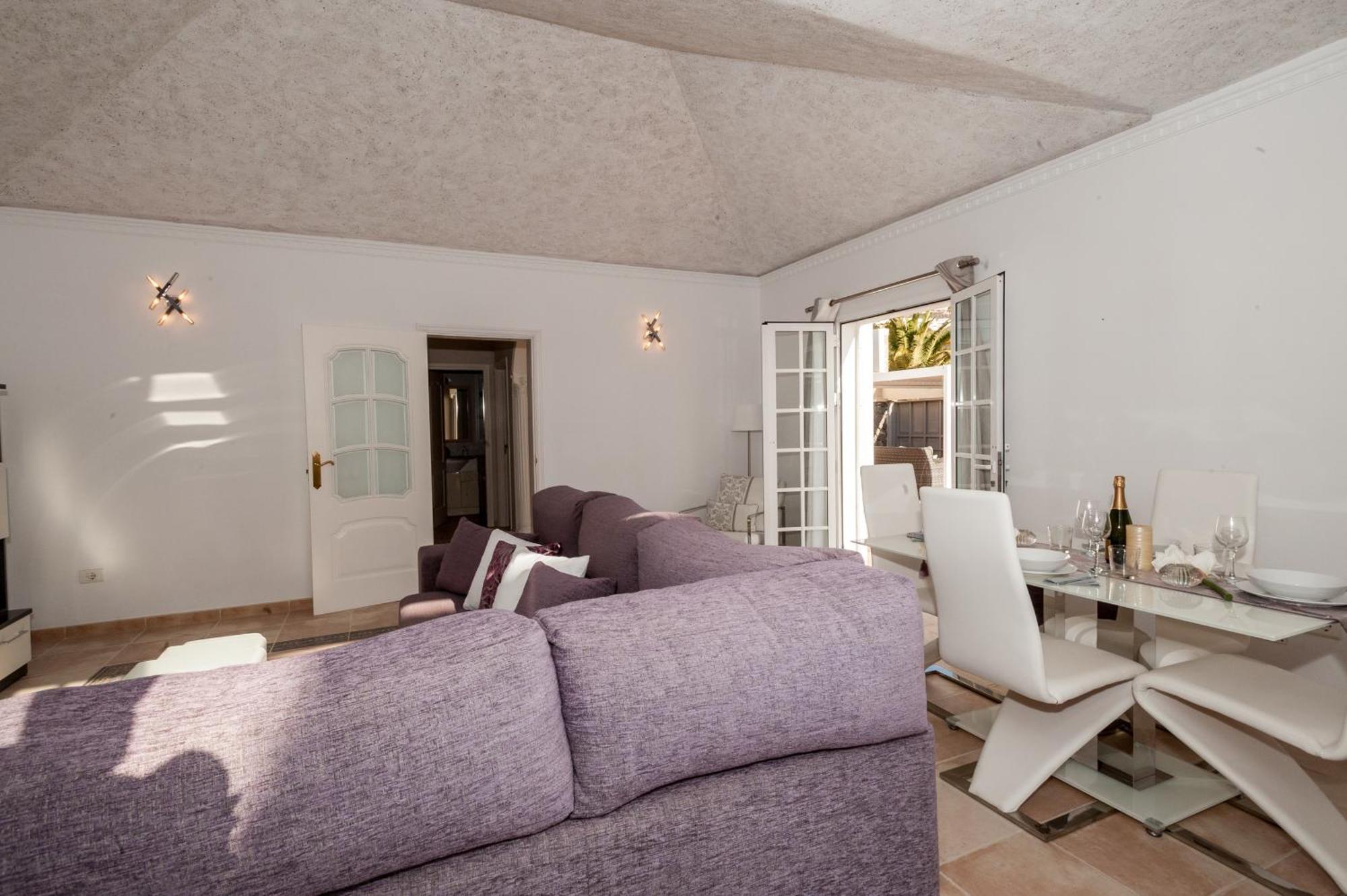 Villa Vanesa Luxury Private Villa With A Heated Pool, 4 Bedrooms And 4 Bathrooms Адехе Екстериор снимка