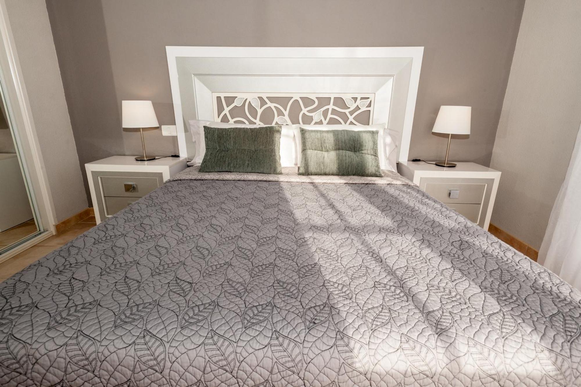 Villa Vanesa Luxury Private Villa With A Heated Pool, 4 Bedrooms And 4 Bathrooms Адехе Екстериор снимка