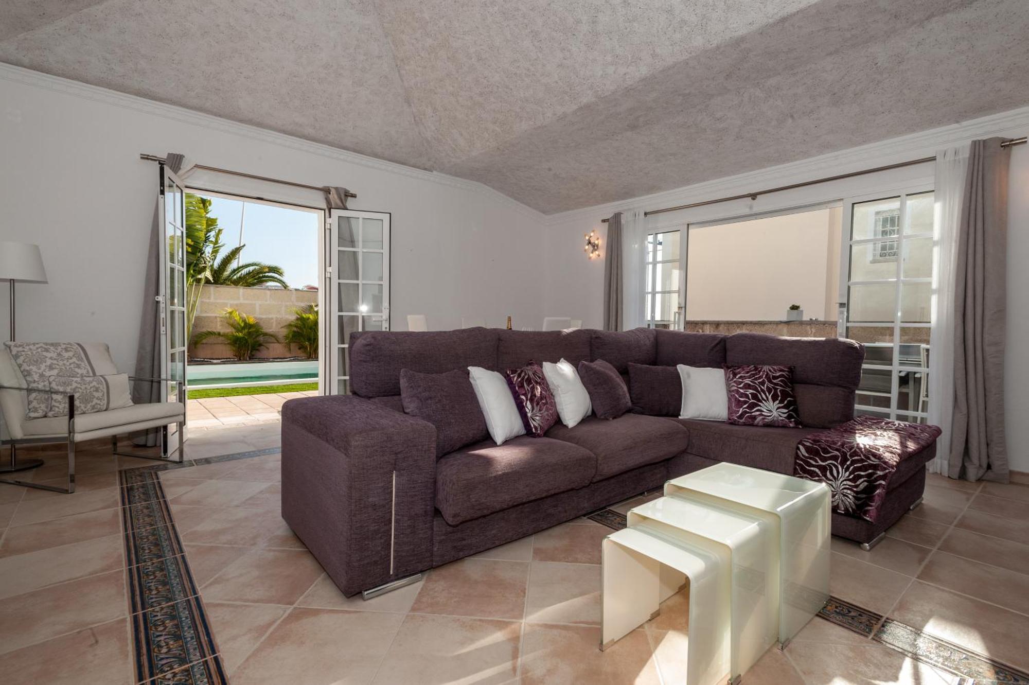 Villa Vanesa Luxury Private Villa With A Heated Pool, 4 Bedrooms And 4 Bathrooms Адехе Екстериор снимка