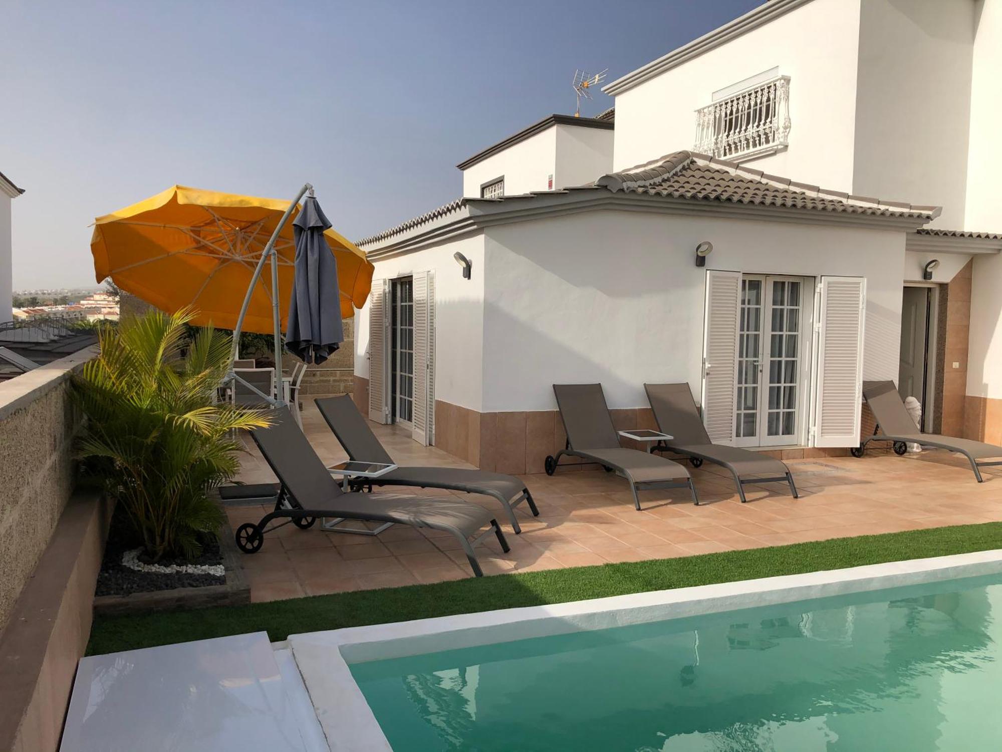Villa Vanesa Luxury Private Villa With A Heated Pool, 4 Bedrooms And 4 Bathrooms Адехе Екстериор снимка