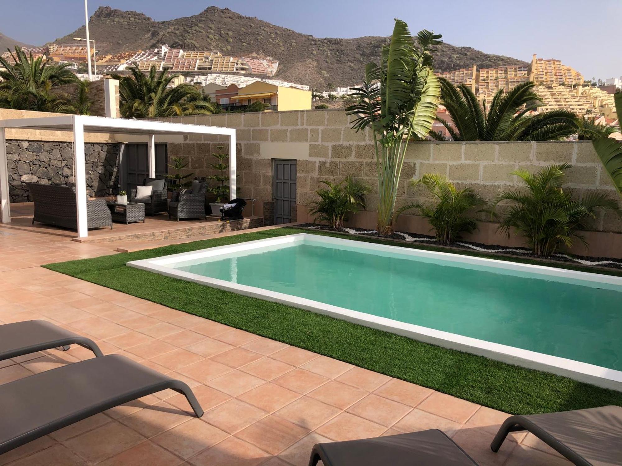 Villa Vanesa Luxury Private Villa With A Heated Pool, 4 Bedrooms And 4 Bathrooms Адехе Екстериор снимка
