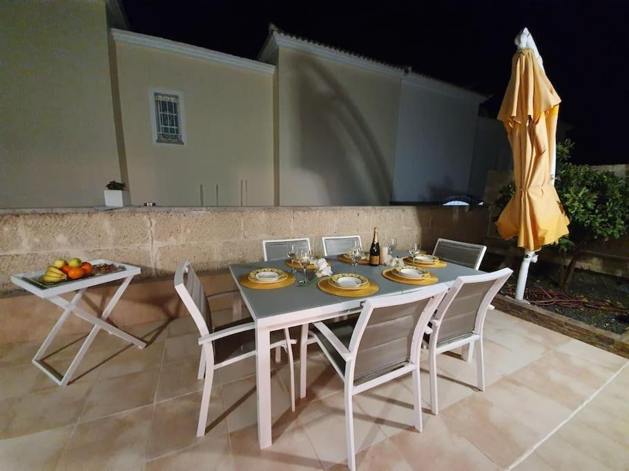 Villa Vanesa Luxury Private Villa With A Heated Pool, 4 Bedrooms And 4 Bathrooms Адехе Екстериор снимка