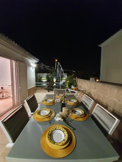 Villa Vanesa Luxury Private Villa With A Heated Pool, 4 Bedrooms And 4 Bathrooms Адехе Екстериор снимка