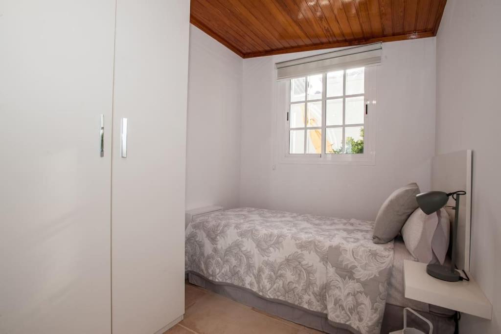 Villa Vanesa Luxury Private Villa With A Heated Pool, 4 Bedrooms And 4 Bathrooms Адехе Екстериор снимка