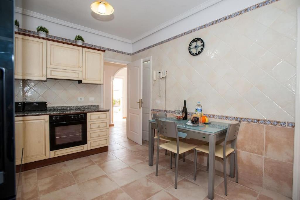 Villa Vanesa Luxury Private Villa With A Heated Pool, 4 Bedrooms And 4 Bathrooms Адехе Екстериор снимка